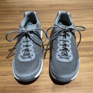 *NEW* ABEO 24/7 Petra Grey Athletic Shoes - Size 8.5
